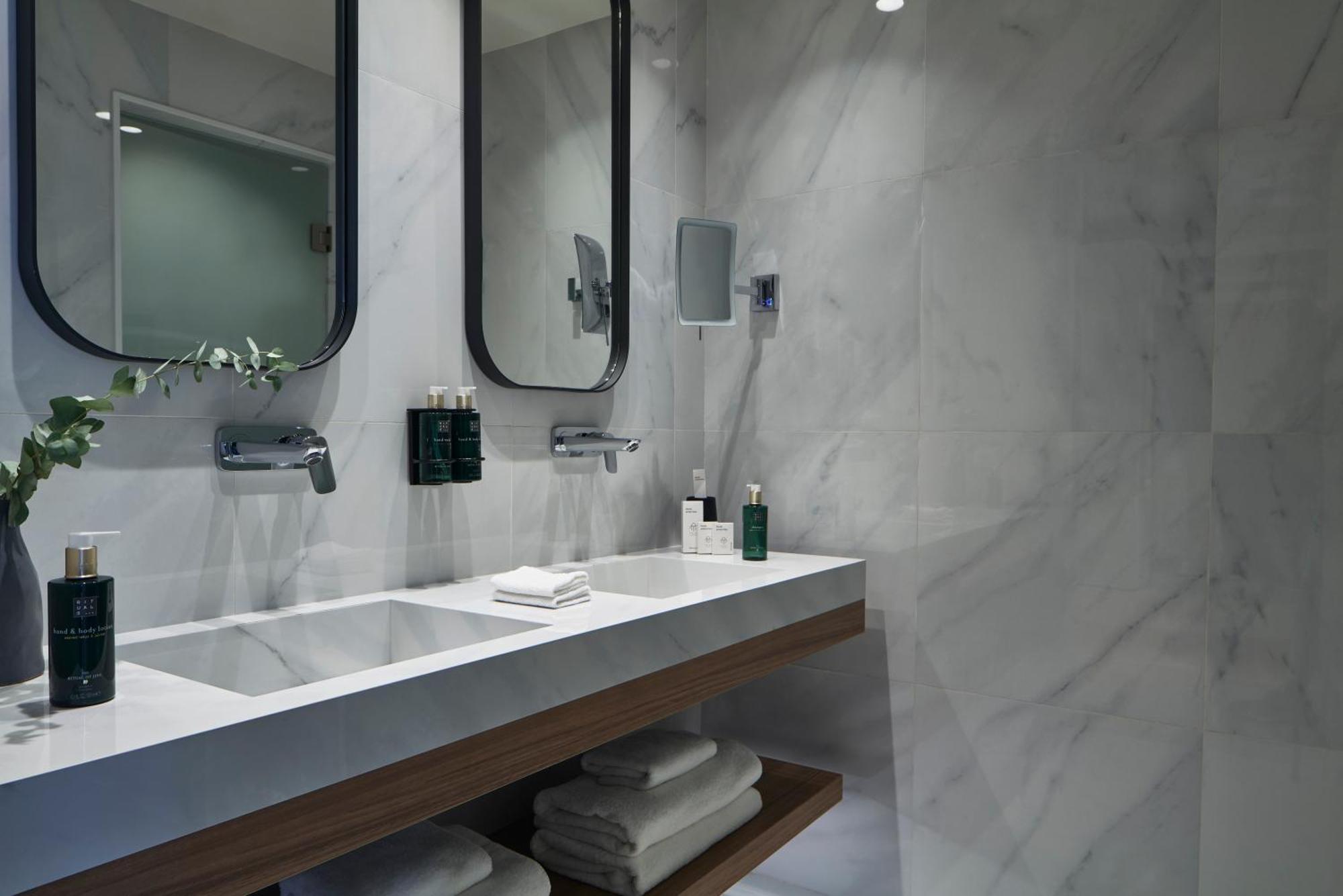 Amira Luxury & - Adults Only